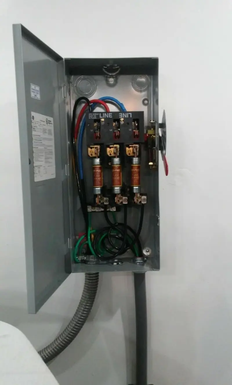 Three-phase disconnect switch installed for Electrical Wiring & Rewiring in Belleville